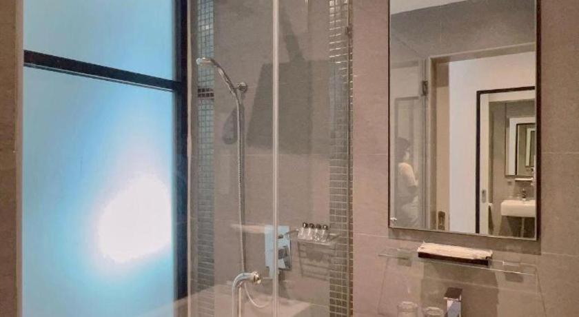 Hotel S