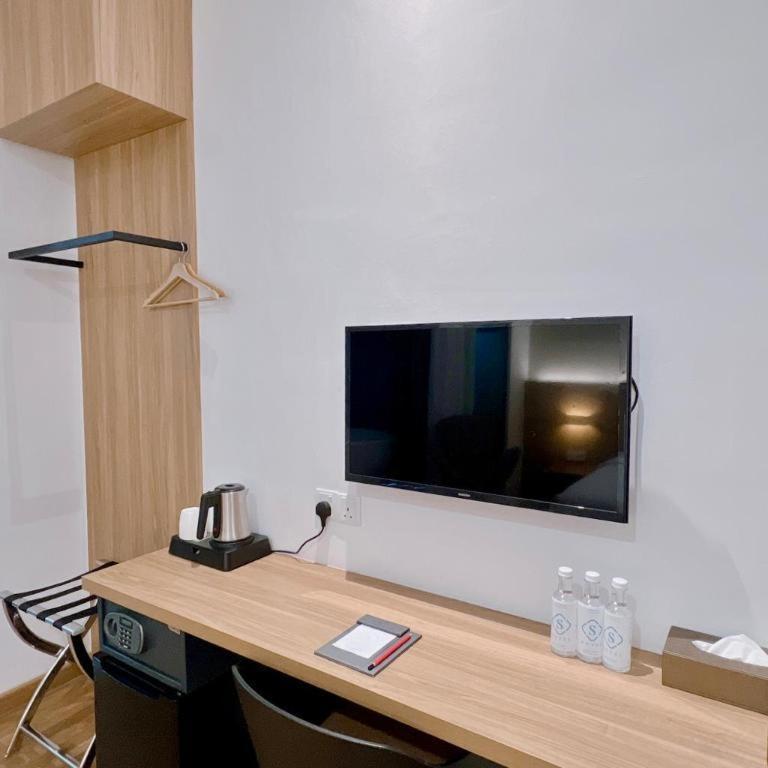 Hotel S