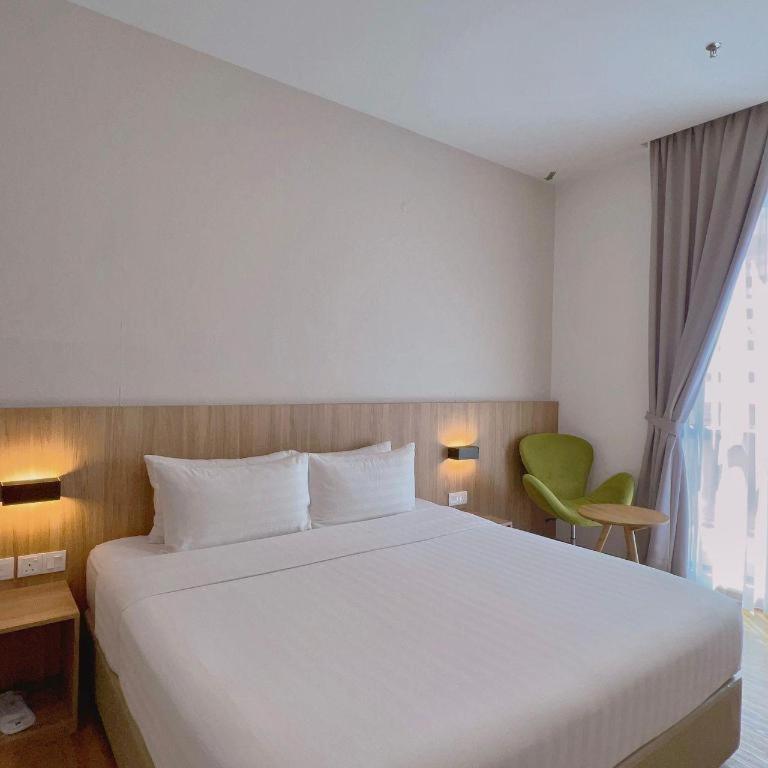 S Hotel 3*