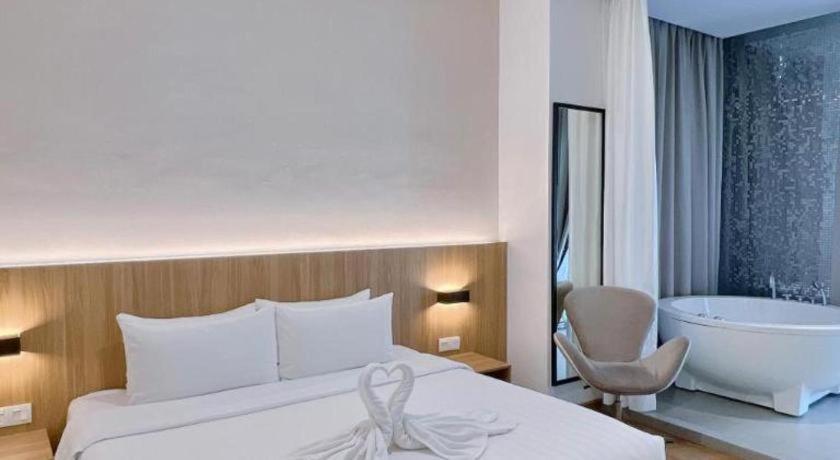 S Hotel 3*