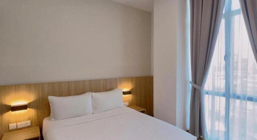 Hotel S
